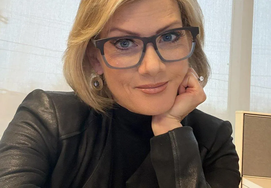 Cecily Tynan Biography: Age, Husband, Children & Career