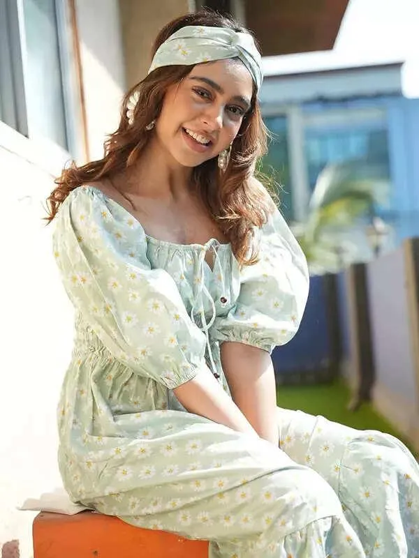 Niti Taylor is an Indian television actress best known for playing Nandini Murthy in Kaisi Yeh Yaariaan.